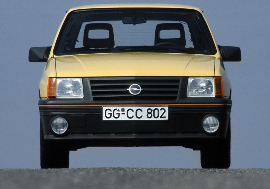  Opel Corsa GT 1985 года  (фото 5 из 7)